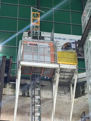अच्छा दाम रिवर्स टाइप बिल्डिंग लिफ्ट Q345B स्टील 1000kg सामग्री रैक और पिनियन लिफ्ट लिफ्ट टनेल के लिए ऑनलाइन