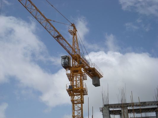 अच्छा दाम निर्माण स्थल 16t 70 मीटर निर्माण टावर क्रेन जंग प्रतिरोधी ऑनलाइन