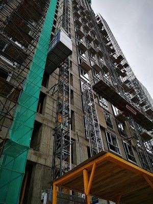 एससी200 एकल पिंजरे 96 मीटर/मिनट सामग्री लिफ्ट के लिए बाहरी निर्माण लिफ्ट