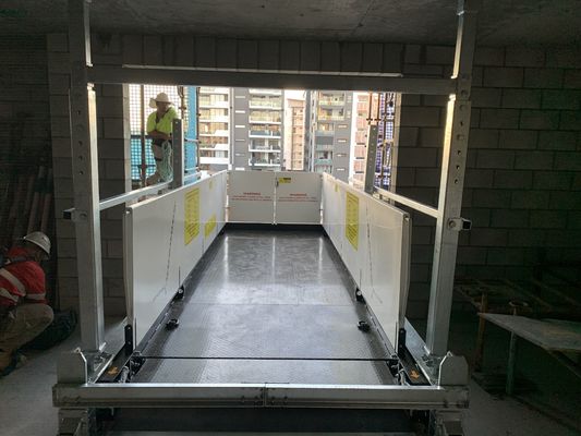 सामग्री लोड करने के लिए चलती 5.3 मीटर की निर्माण आउटरिगर प्लेटफार्म