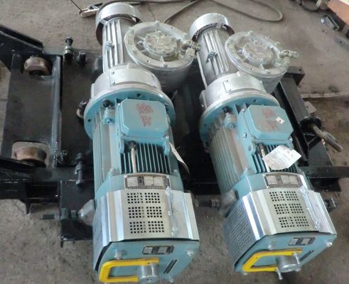 अच्छा दाम 3 चरण 18.5kW इलेक्ट्रिक मोटर गियरबॉक्स वर्म प्रकार बिल्डिंग लिफ्ट के लिए ऑनलाइन