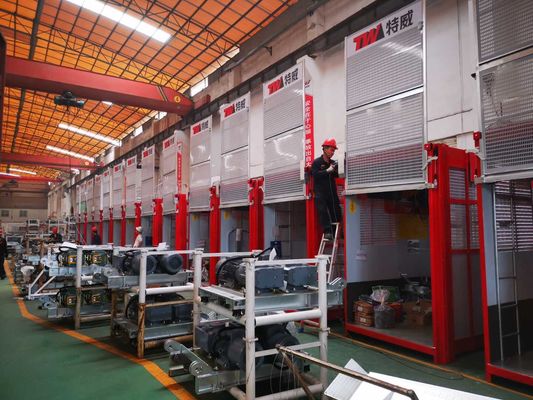 ऑटो लैंडिंग अंदर 63m/Min निर्माण लिफ्ट लिफ्ट जंग प्रतिरोधी