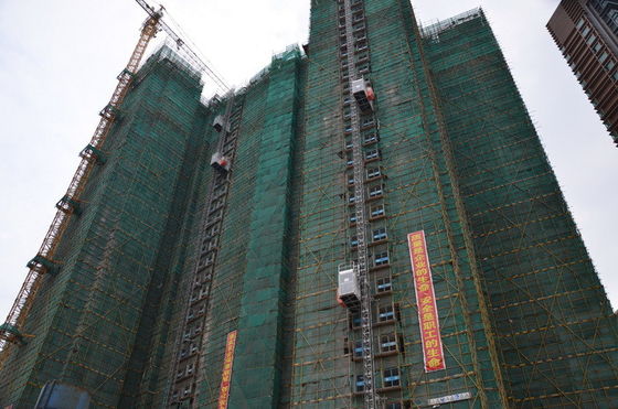 सिंगल केज 110kw अस्थायी निर्माण लिफ्ट 96m/Min निर्माण मैन लिफ्ट